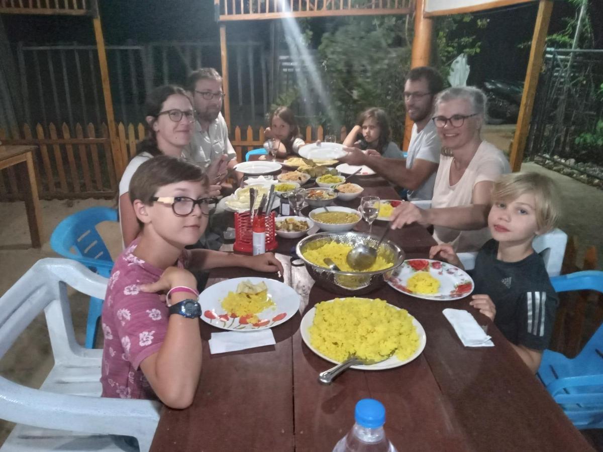 נילבלי Vibushan Guest House מראה חיצוני תמונה