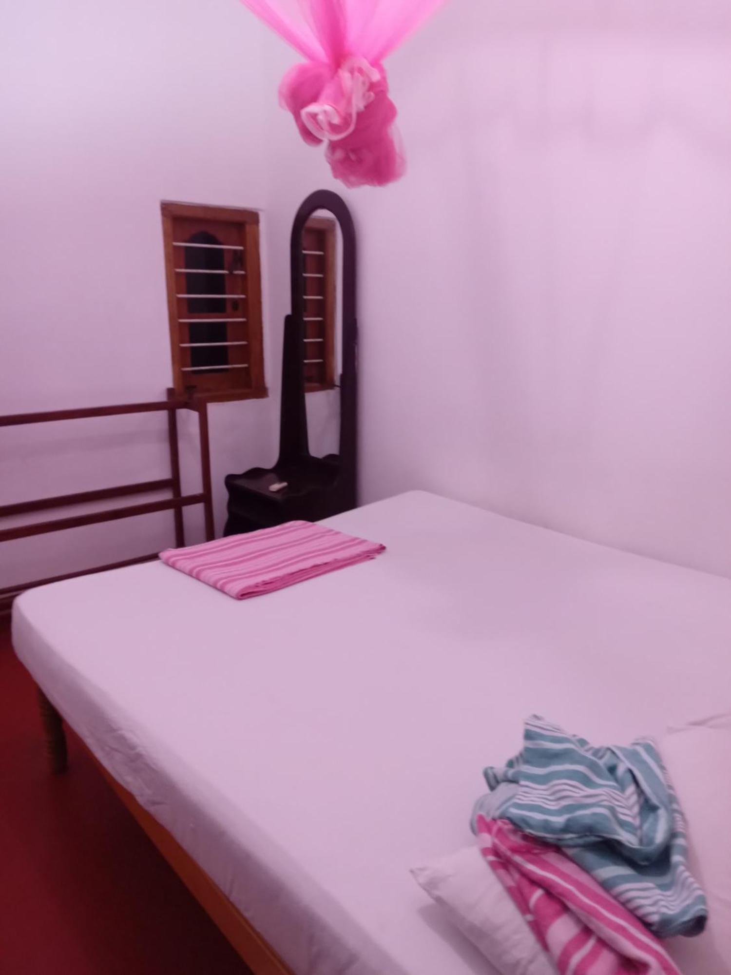 נילבלי Vibushan Guest House מראה חיצוני תמונה