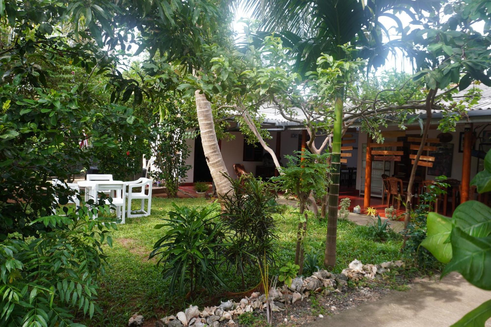 נילבלי Vibushan Guest House מראה חיצוני תמונה