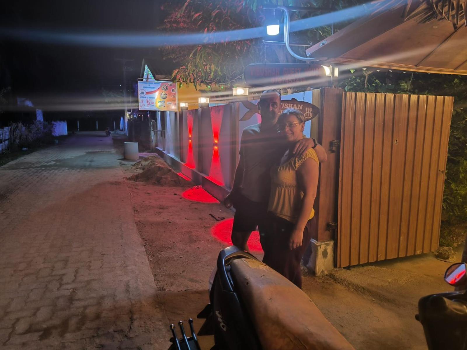 נילבלי Vibushan Guest House מראה חיצוני תמונה
